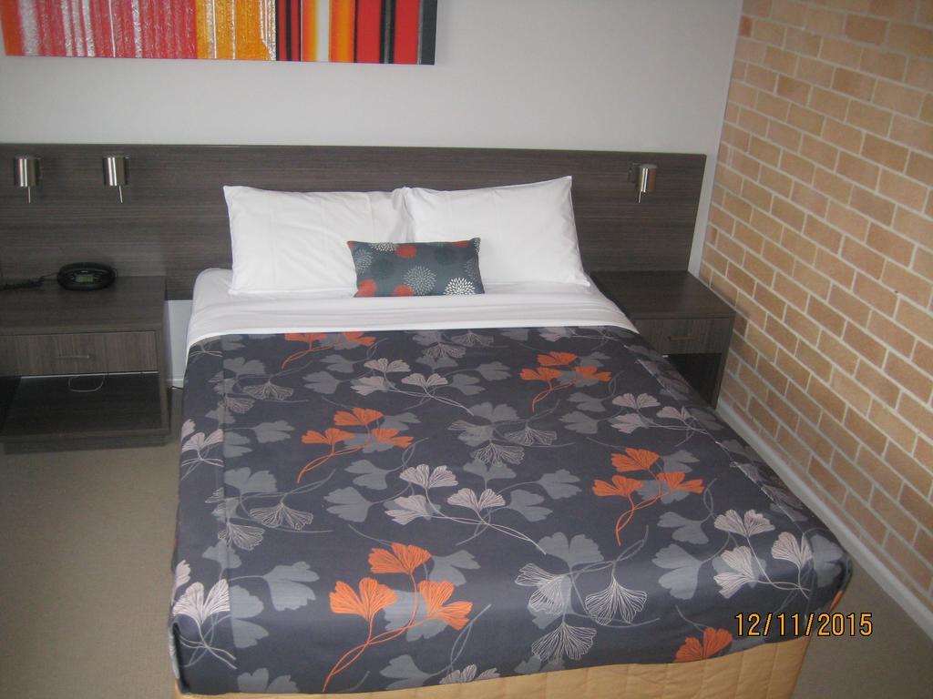 Alexander The Great Motel Windsor Room photo
