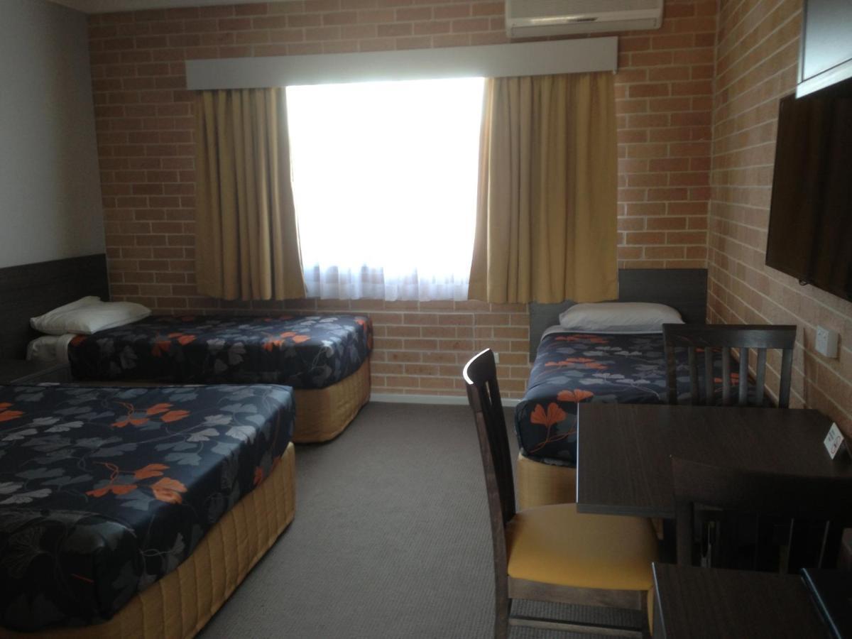 Alexander The Great Motel Windsor Room photo